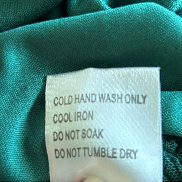 THATSSOFETCH “Lorde” Ruched Sheer Balloon Sleeve Mini Dress in Emerald Green - Picture 12 of 15